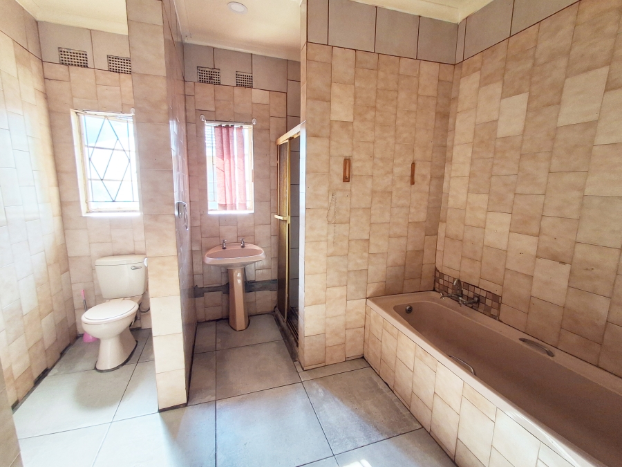 3 Bedroom Property for Sale in Naudeville Free State